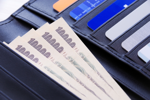 カードとお札を入れた状態